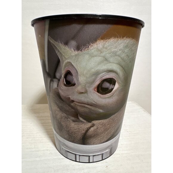 Star Wars Mandalorian Baby Yoda Grogu Plastic Cup 4.5" Tall - Picture 2 of 9